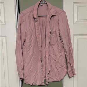 Women’s Pink Casual Button-Up Shirt, Size Medium, Excellent Condition!